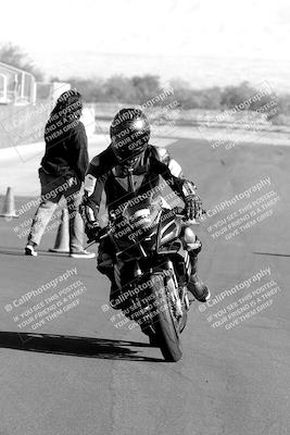 media/Nov-28-2022-Moto Forza (Mon) [[c5a51e62ca]]/Around the Pits/